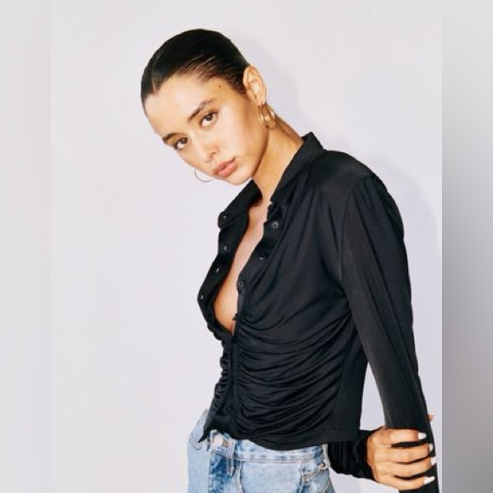 With Jéan Andy Black V Neck Long Sleeve Top